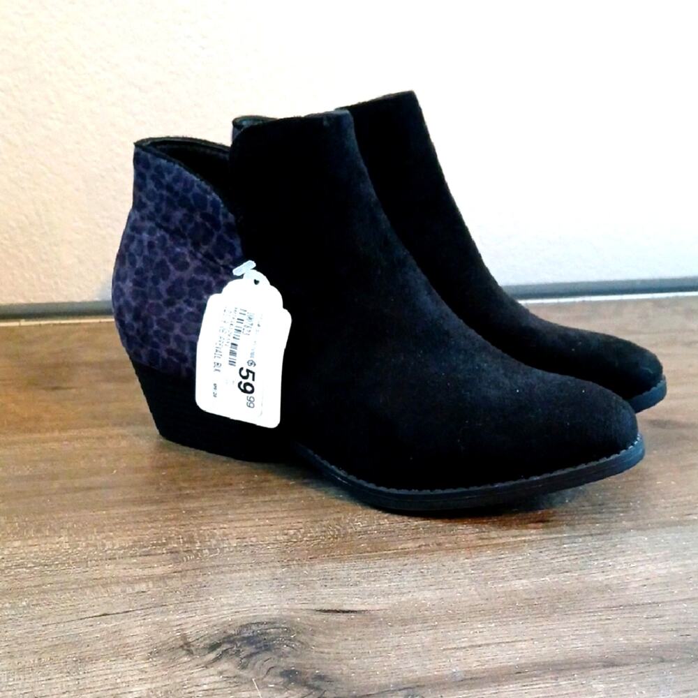Boutique By Corky's Prevail Women's Ankle Boots New Gray Animal Print Suede